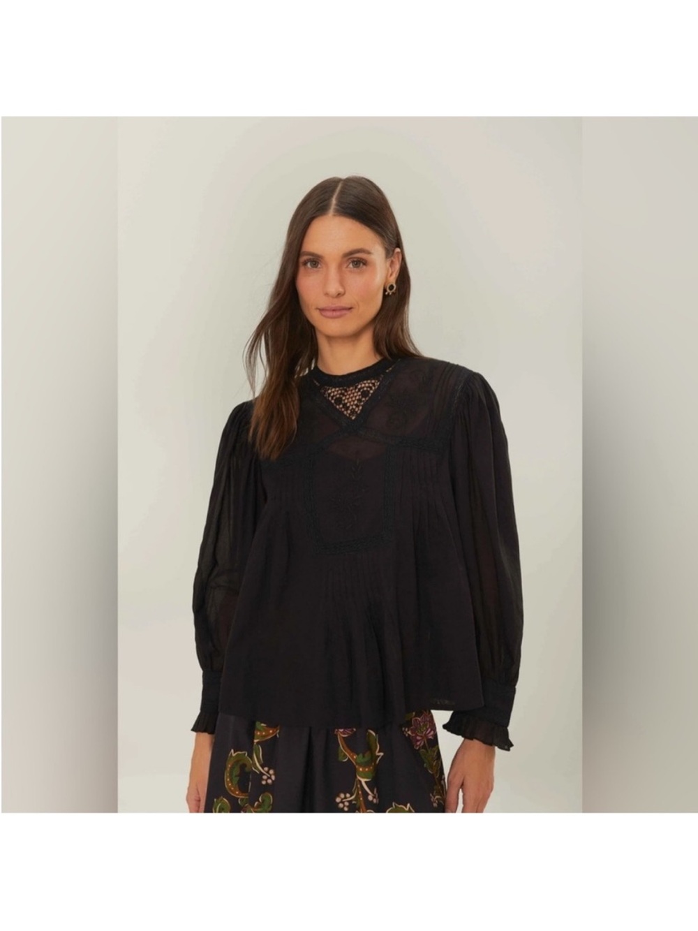 NWOT Farm Rio BKACK EMBROIDERED LACE INSET LS BLOUSE Size S